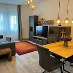 Ursula Trendy Apartment