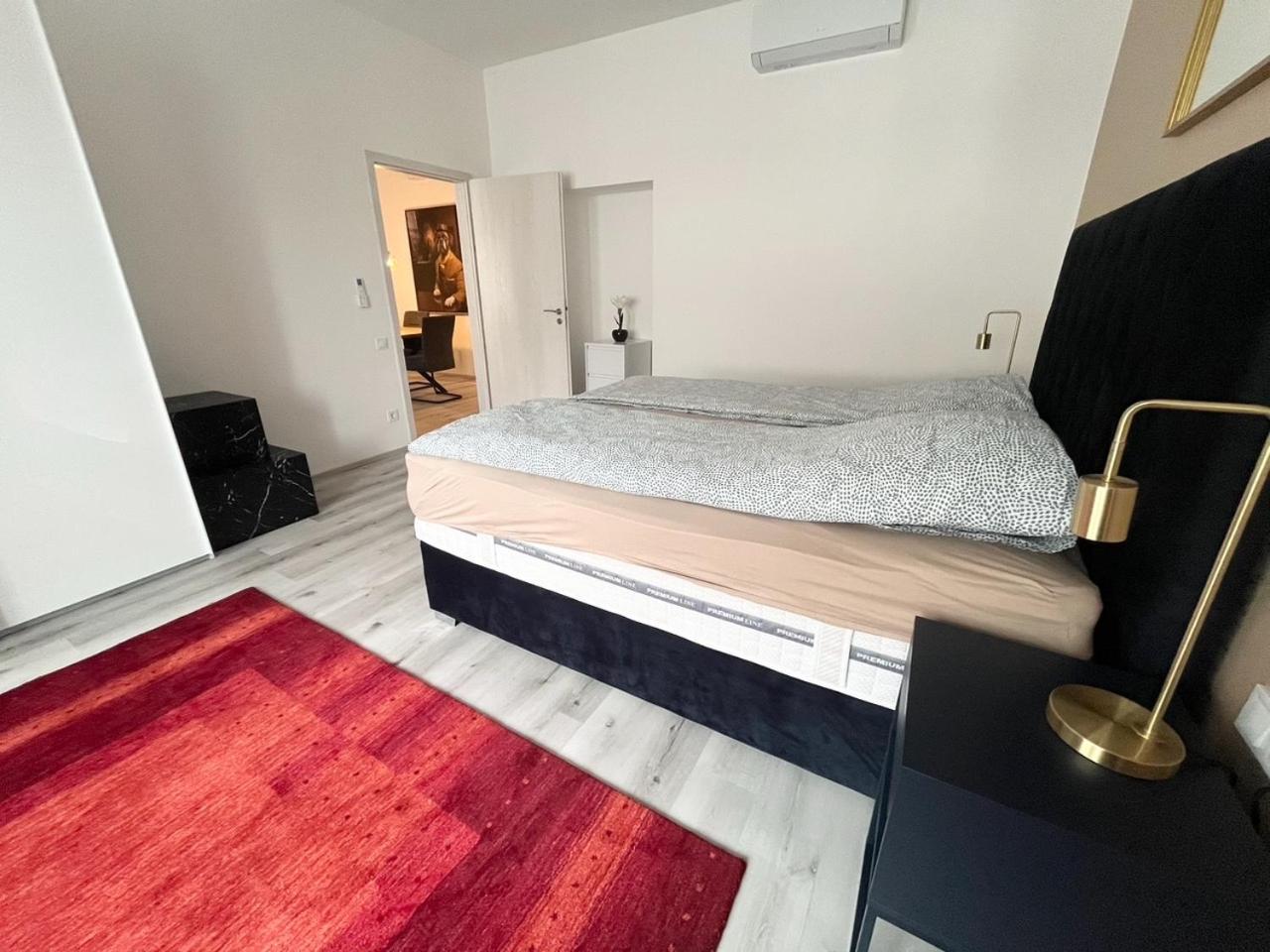 Ursula Trendy Apartment *
